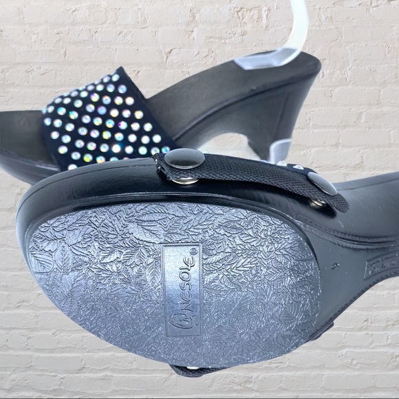 Onesole Snappy Sparkly clip on slide sandals - Picture 2 of 7